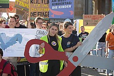 Demonstrierende Freiwilligendienstleistende
