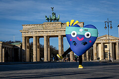 Unity, das Maskottchen der Special Olympics World Games in Berlin