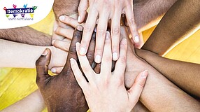 Hände mit verschiedenen Hautfarben