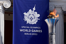 Feuer und Logo der Special Olympics World Games