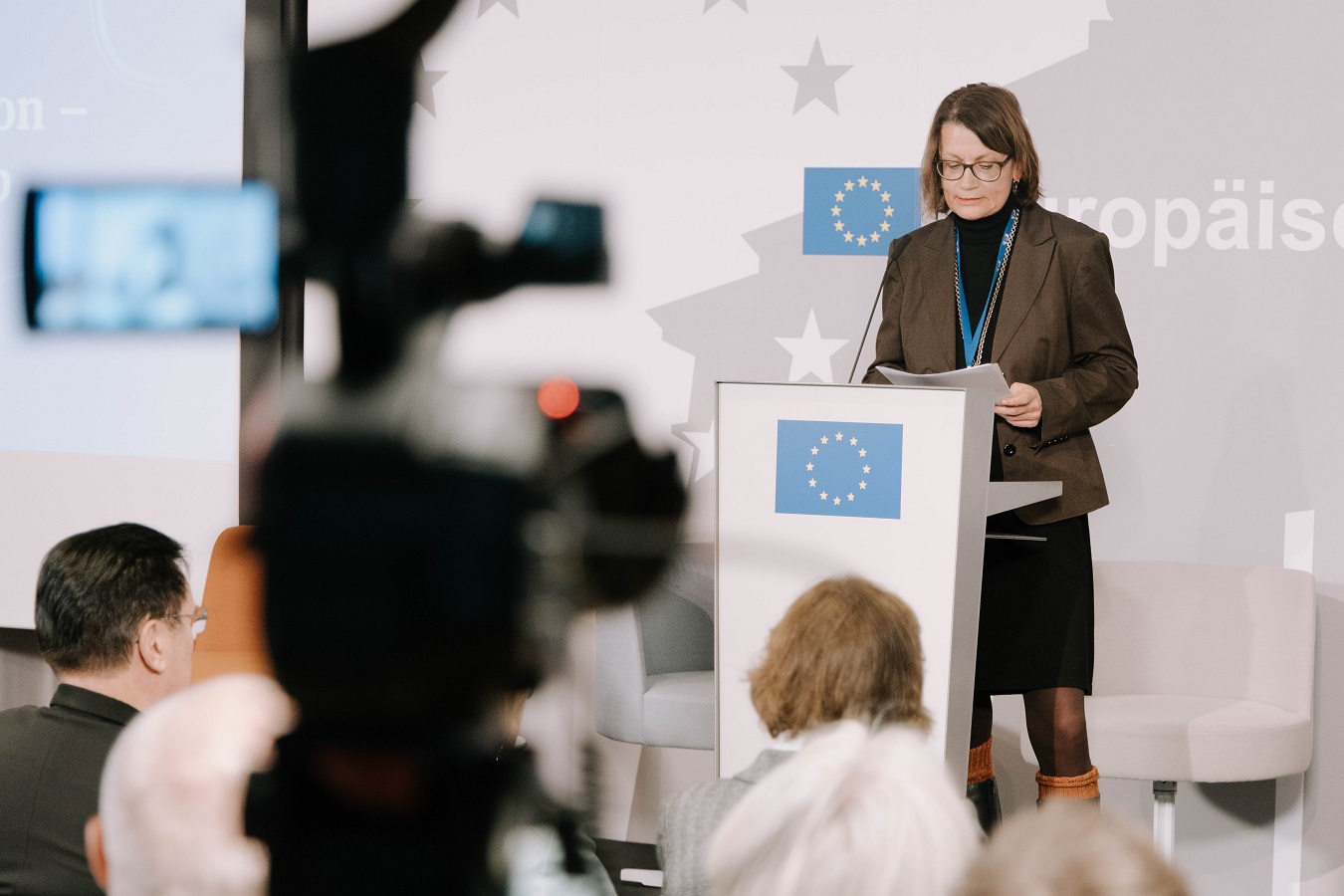 Begrüßung durch Sabine Amirdschanjan im Europäischen Hauses