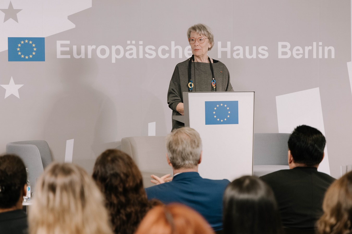 Am Rednerpult: IB-Präsidentin Petra Merkel hielt die Eröffnugsrede.