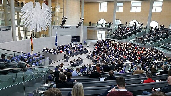 Blick in den Deutschen Bundestag während einer Sitzung