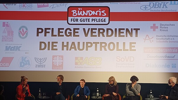 Die Podiumsdiskussion beim Filmabend