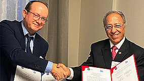 Ramiro Salas Bravo, Großkanzler der Universität San Ignacio de Loyola (USIL) und Richard Schottdorf, Geschäftsführer des Ressorts Internationales beim Internationalen Bund (IB)