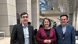 Von rechts nach links: Thiemo Fojkar, Vorstandsvorsitzender des IB, Carolin Wagner, SPD-Bundestagsfraktion sowie Sören Kosanke vom BBB